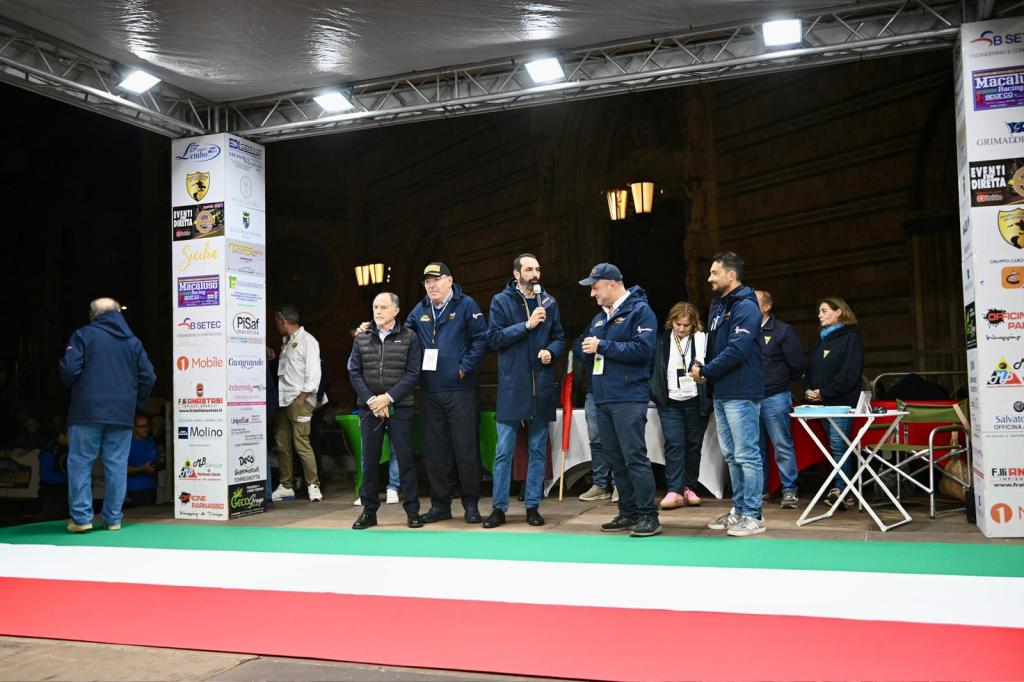 Al via a Piazza Duomo il 22° Rally Tirreno-Messina