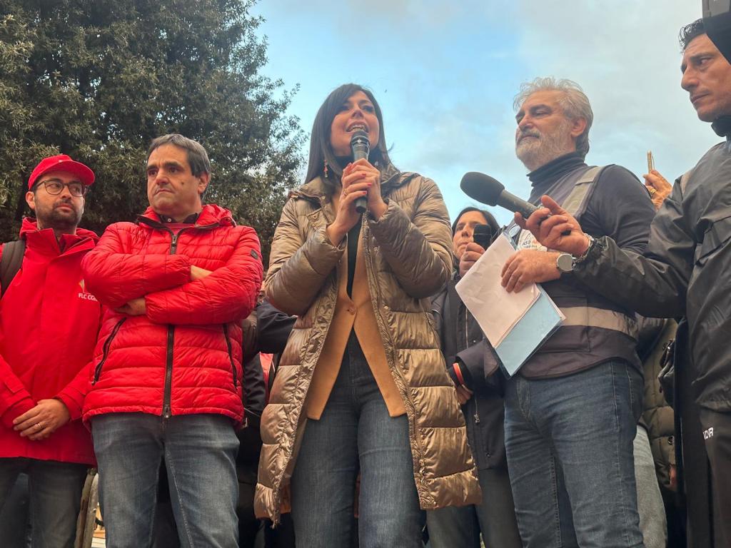 Floridia al corteo no ponte