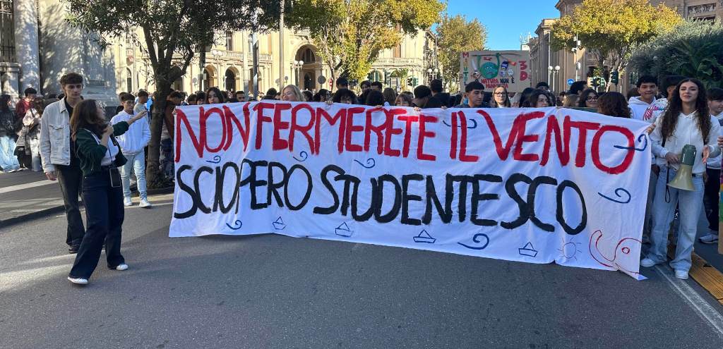 manifestazione studenti messina 