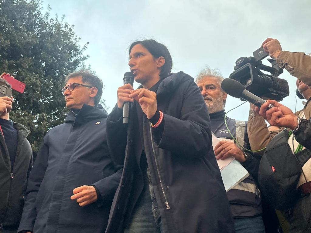 Schlein al corteo no ponte