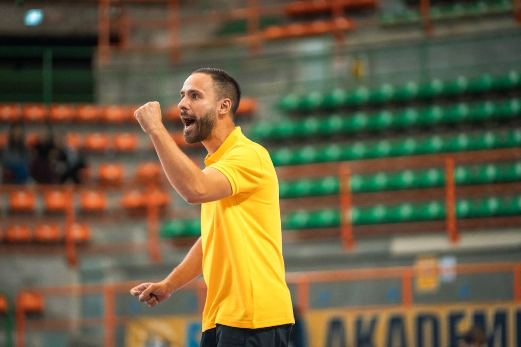 coach freschi akademia