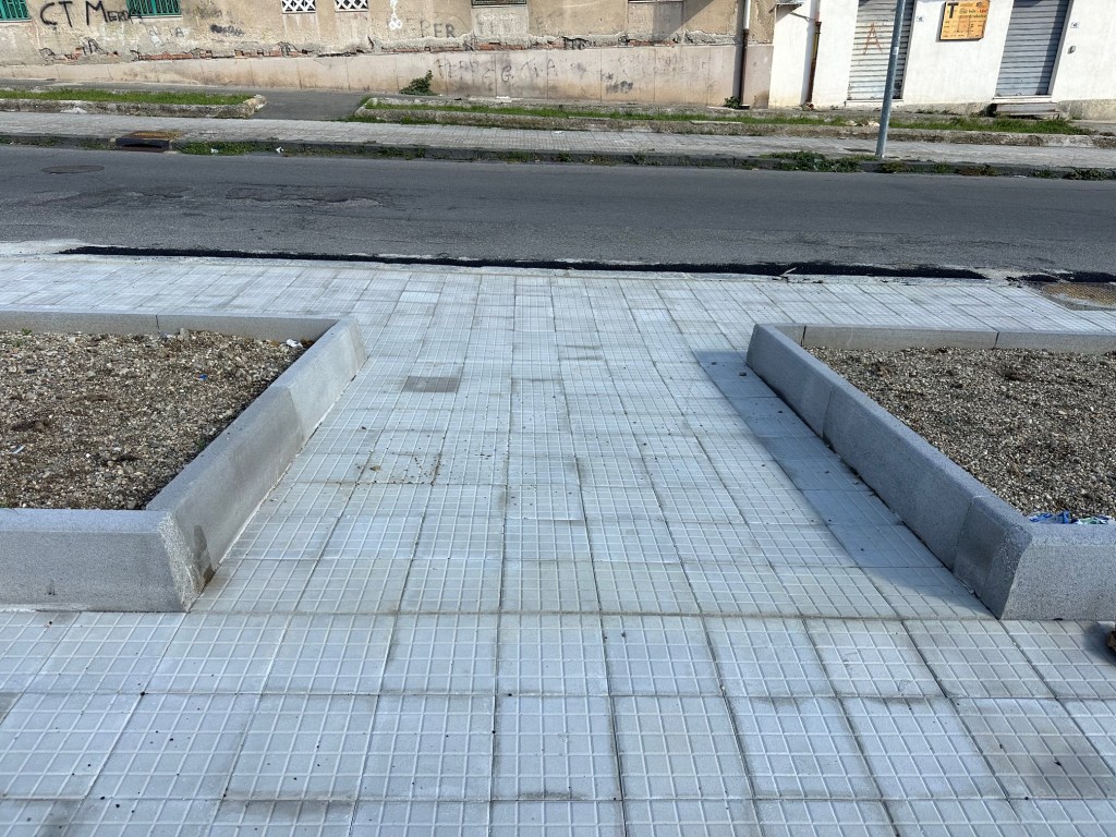 largo Villa Lina giostra 