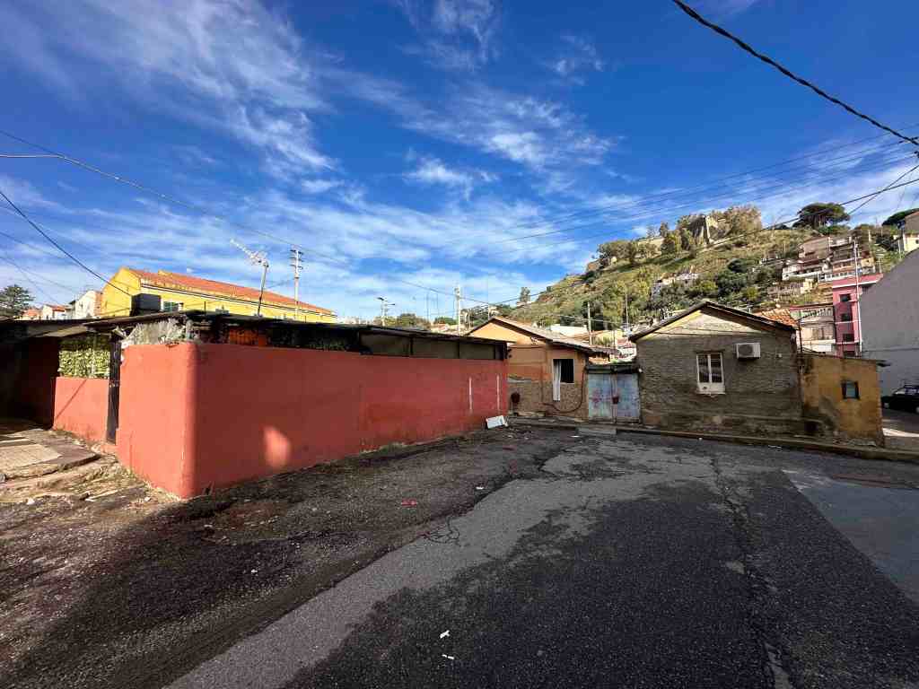 incendio via la rocca