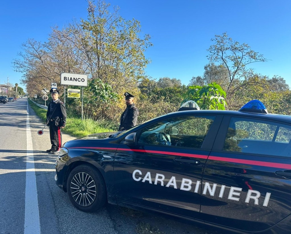 Controlli carabinieri in un cantiere edile, scoperti tre lavoratori in nero, sospesa l’attività