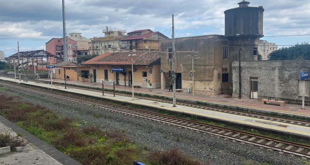 stazione ferroviaria s. teresa