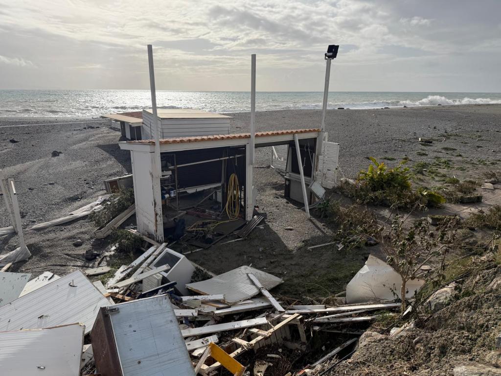 Ciclone Harry, il lido Zahir devastato dalla mareggiata