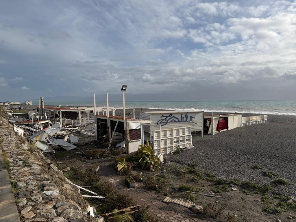 Ciclone Harry, il lido Zahir devastato dalla mareggiata