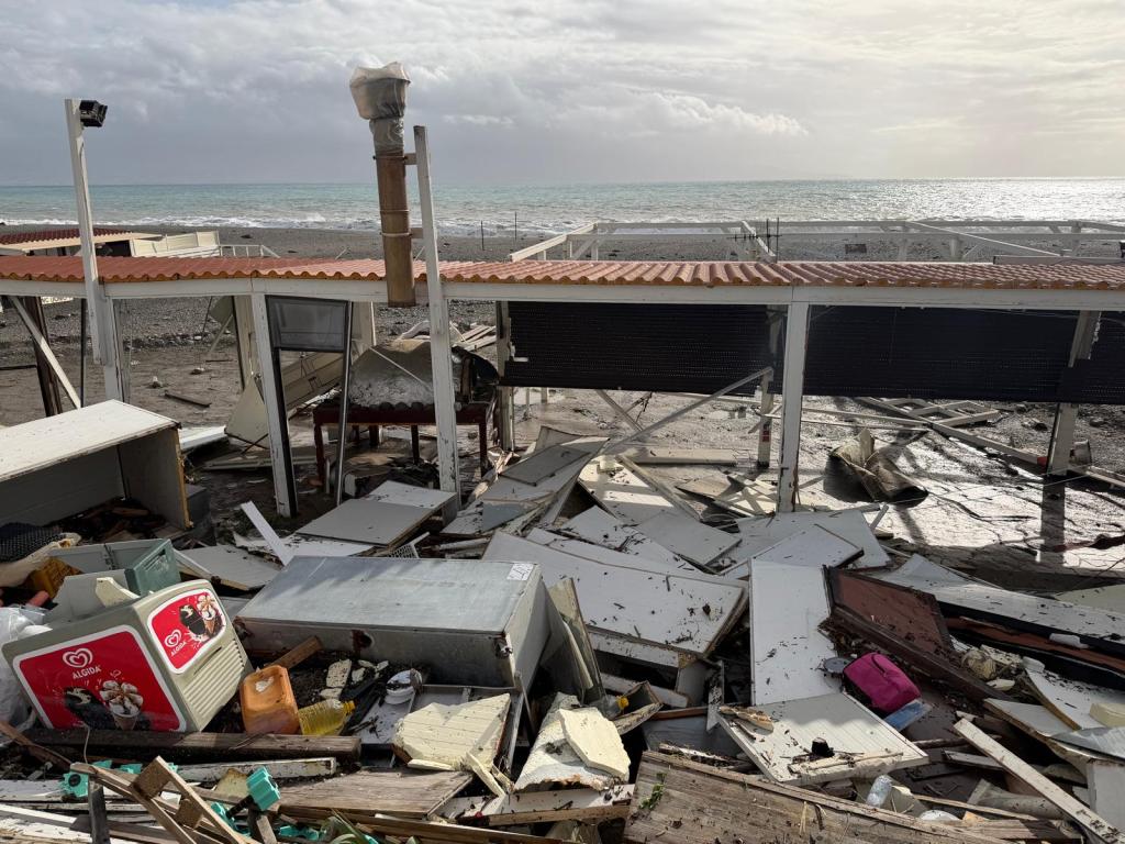 Ciclone Harry, il lido Zahir devastato dalla mareggiata