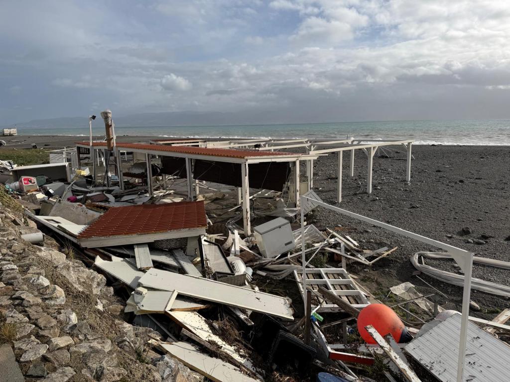 Ciclone Harry, il lido Zahir devastato dalla mareggiata