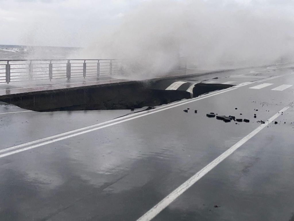 Crollo a Santa Teresa di Riva