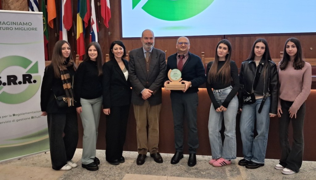 Messina, la SRR premia tre scuole per progetti sul conferimento dei Raee