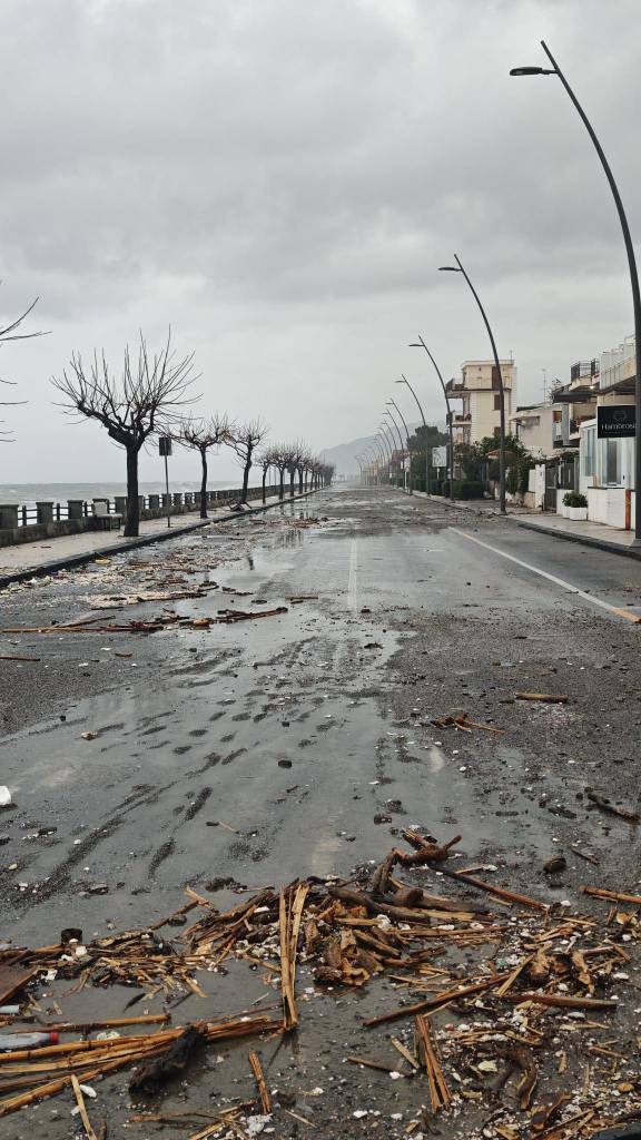 Danni lungomare di Roccalumera