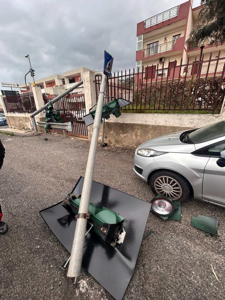 Semaforo caduto a Santa Margherita