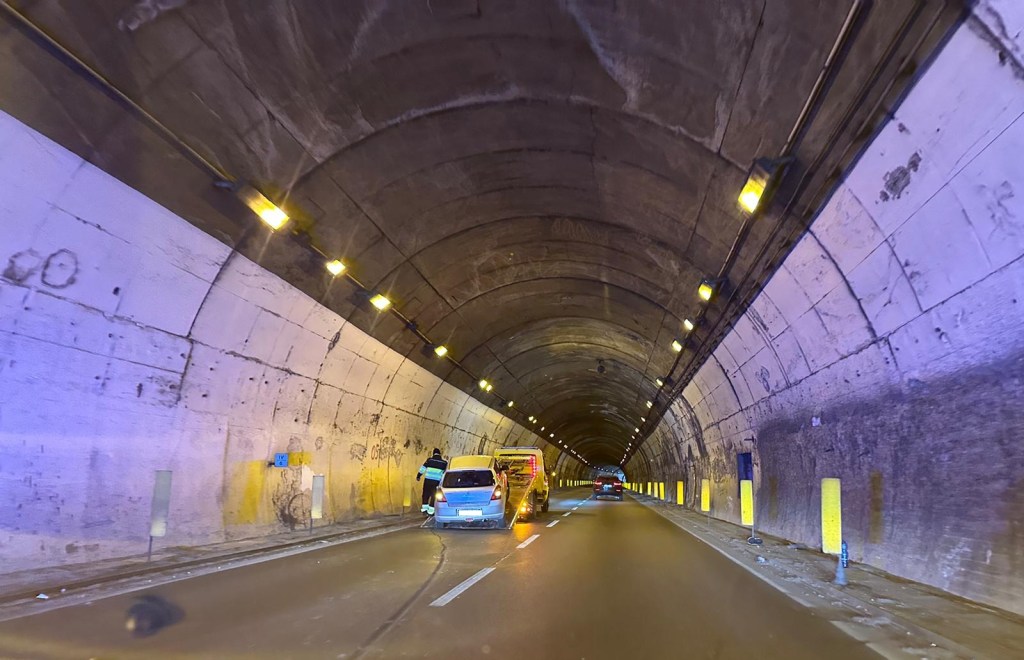 incidente galleria perara