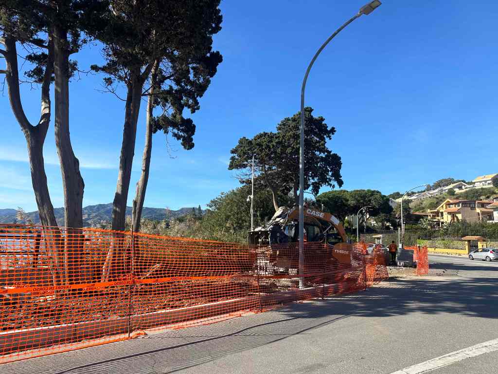 lavori pista ciclabile ganzirri faro 