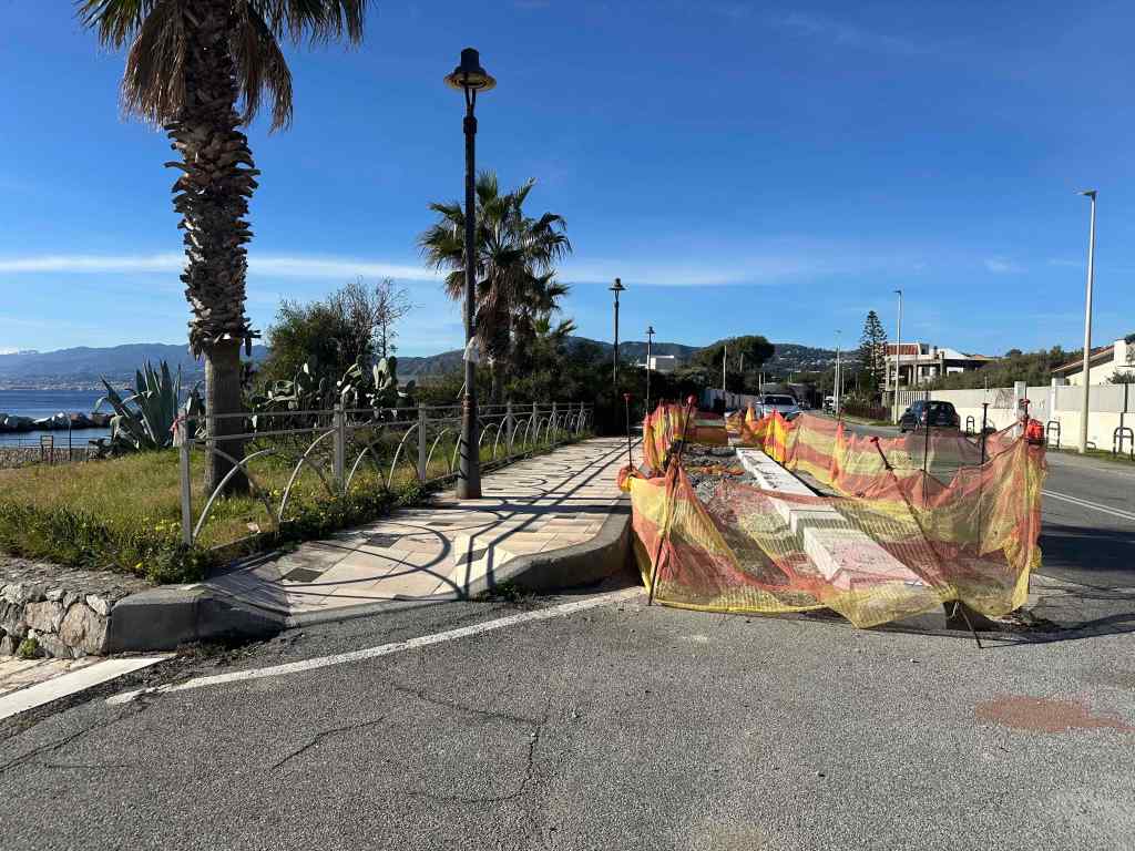 lavori pista ciclabile ganzirri faro 