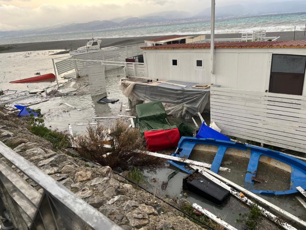 Messina, lidi travolti e coste minacciate da sud a nord