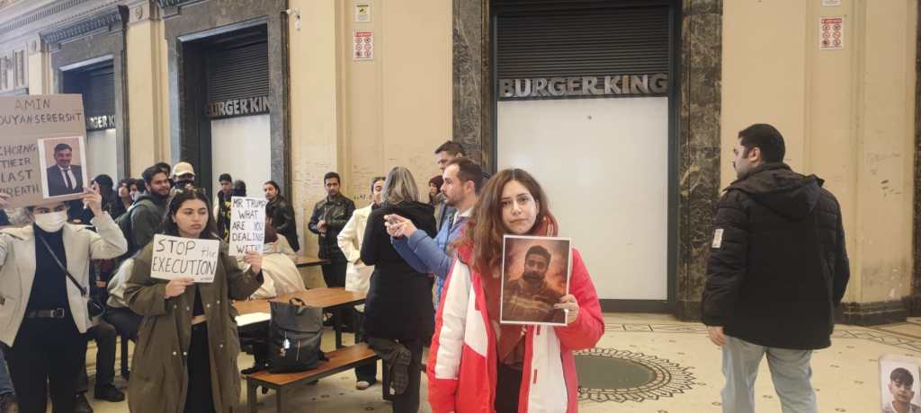 Sit-in a Messina per l'Iran