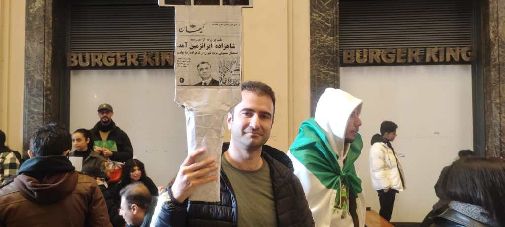 Sit-in a Messina per l'Iran