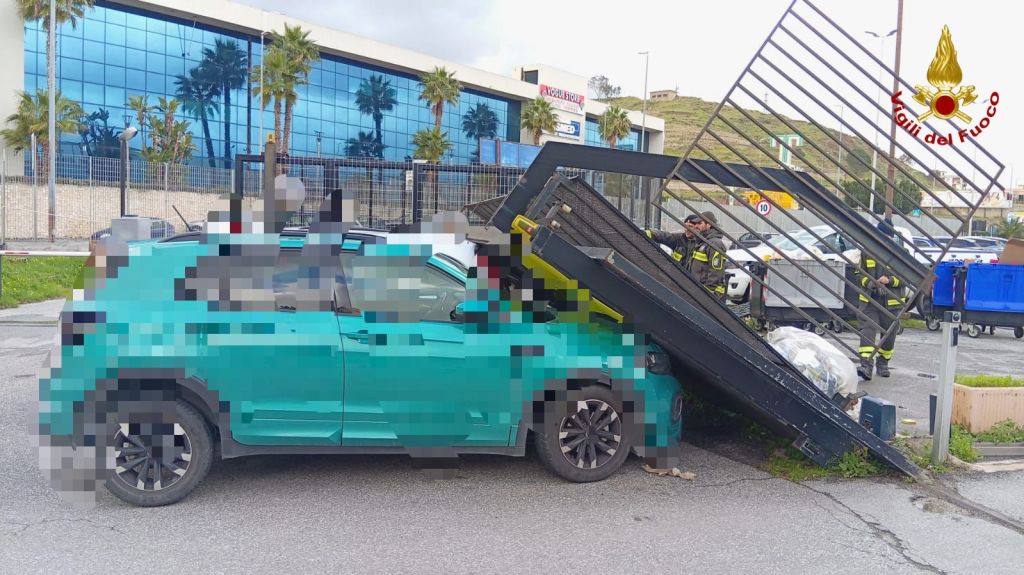 Intervento dei vigili del fuoco a Pistunina