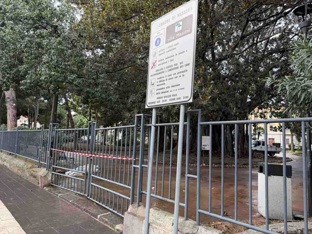 Villa Mazzini alberi crollati