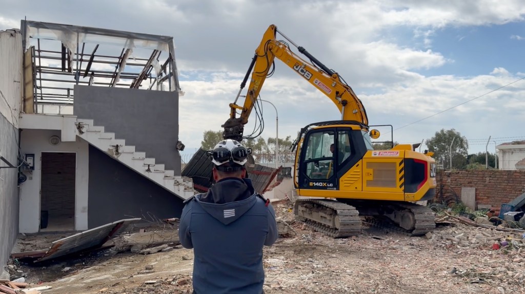 Cericola demolizioni Rione Taormina 
