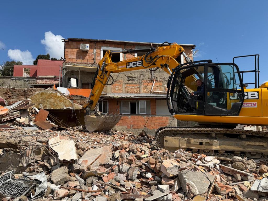 demolizioni ex lavatoio