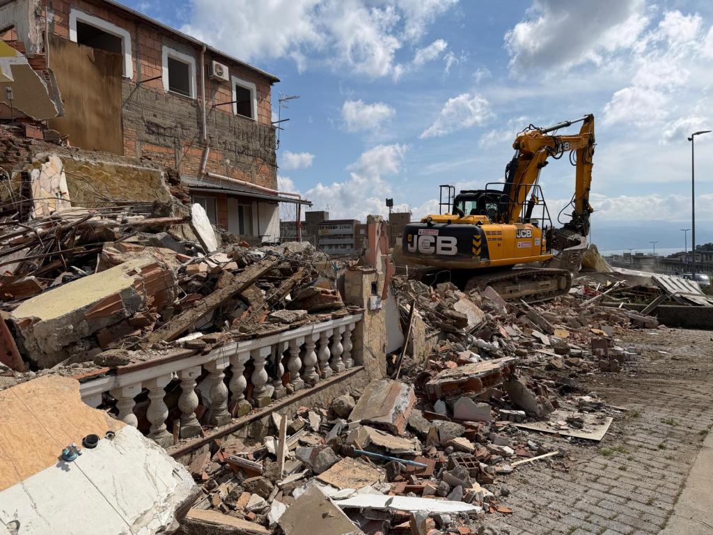 demolizioni ex lavatoio