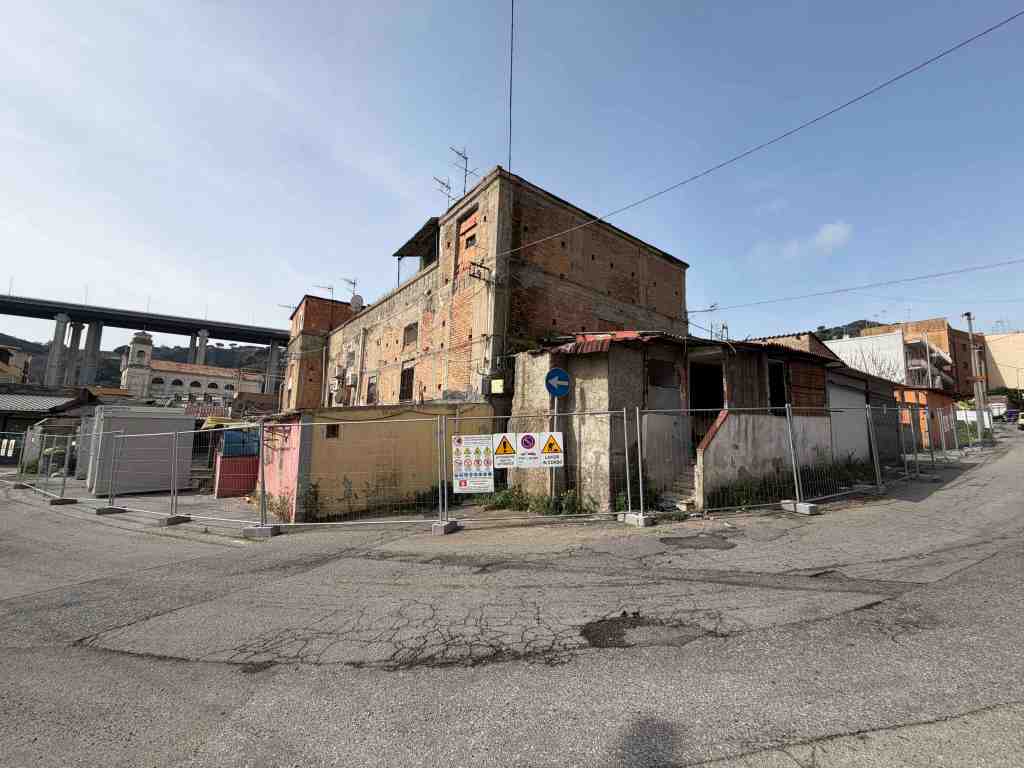 ex lavatoio attesa demolizioni