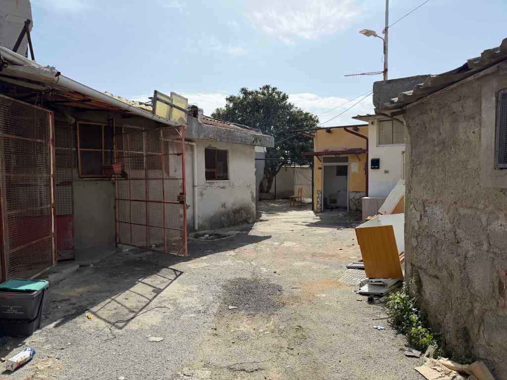 baracca Rione Taormina famiglia abusiva 