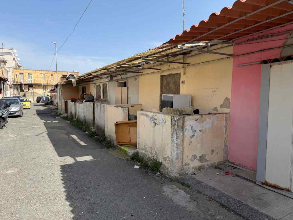 baracca Rione Taormina famiglia abusiva 