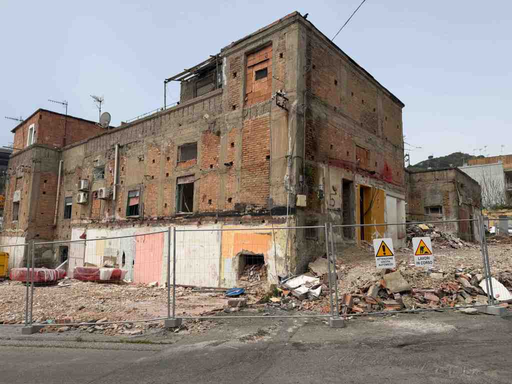 demolizioni ex lavatoio