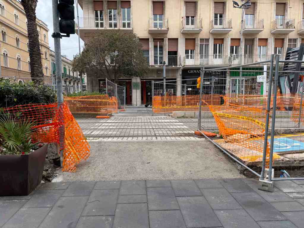 isola lavori Viale San Martino 