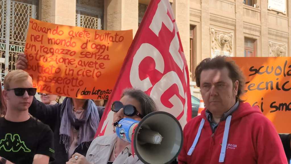 Sciopero Flc Cgil a Messina contro la riforma degli istituti tecnici