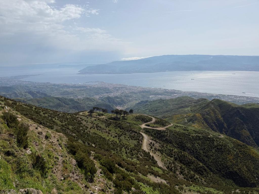 Messina vista da Dinnammare