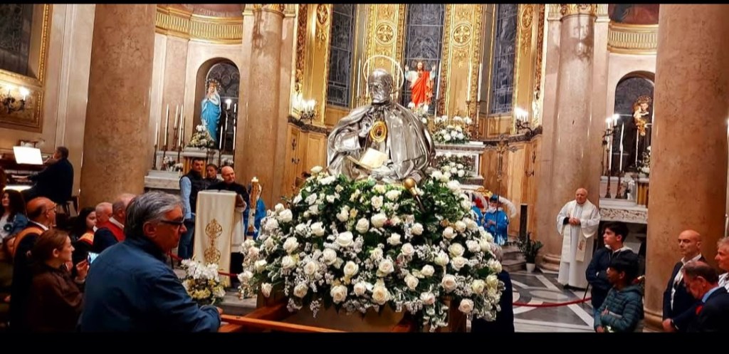 Statua di Sant'Annibale a Messina 