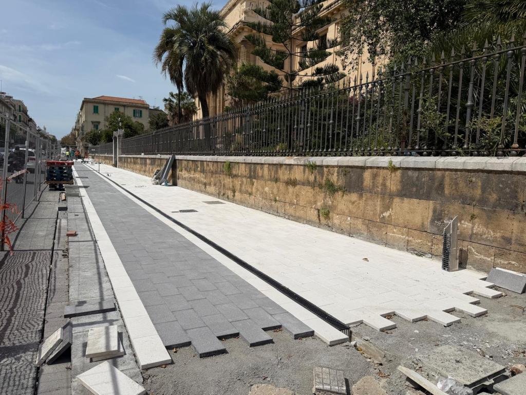 lavori pista ciclabile via cesare battisti