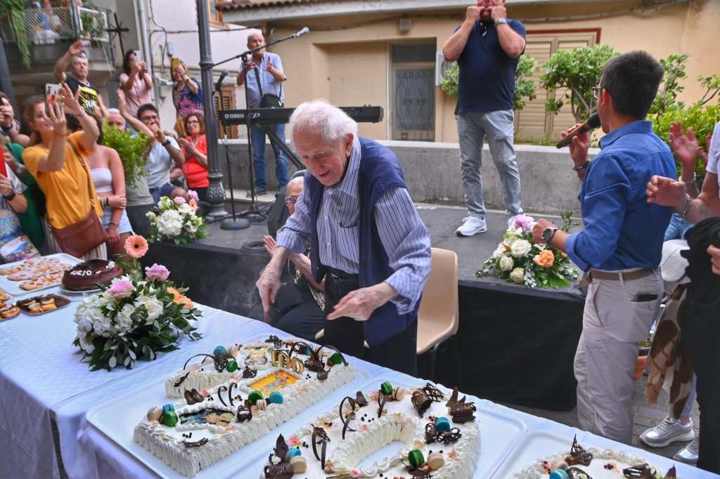 100 candeline per Peppino Mazzullo, la voce messinese di Topo Gigio