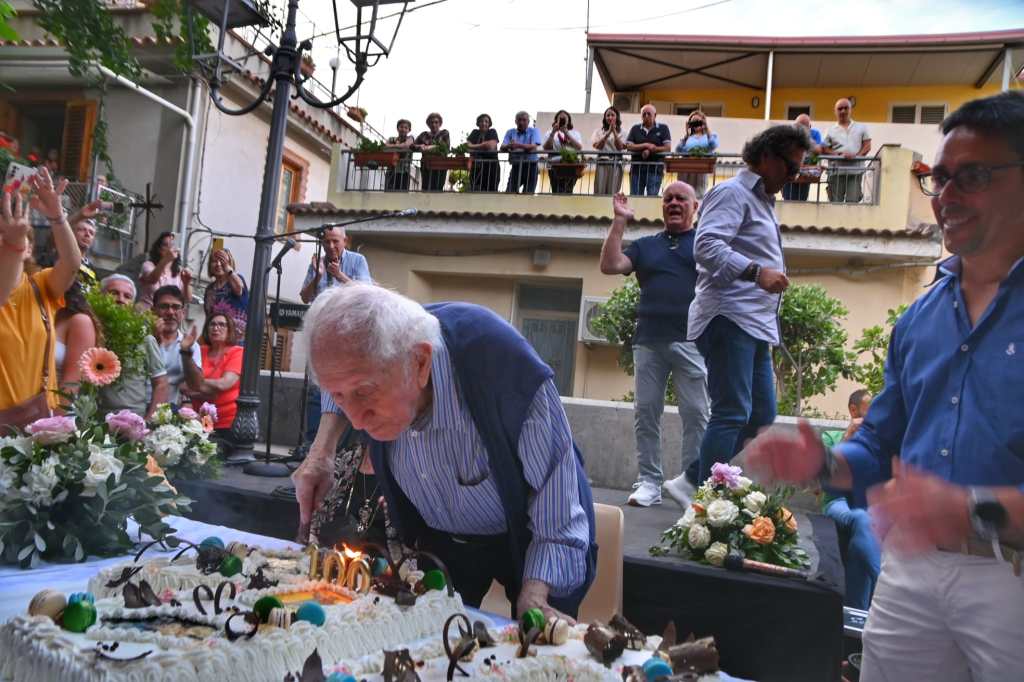 100 candeline per Peppino Mazzullo, la voce messinese di Topo Gigio
