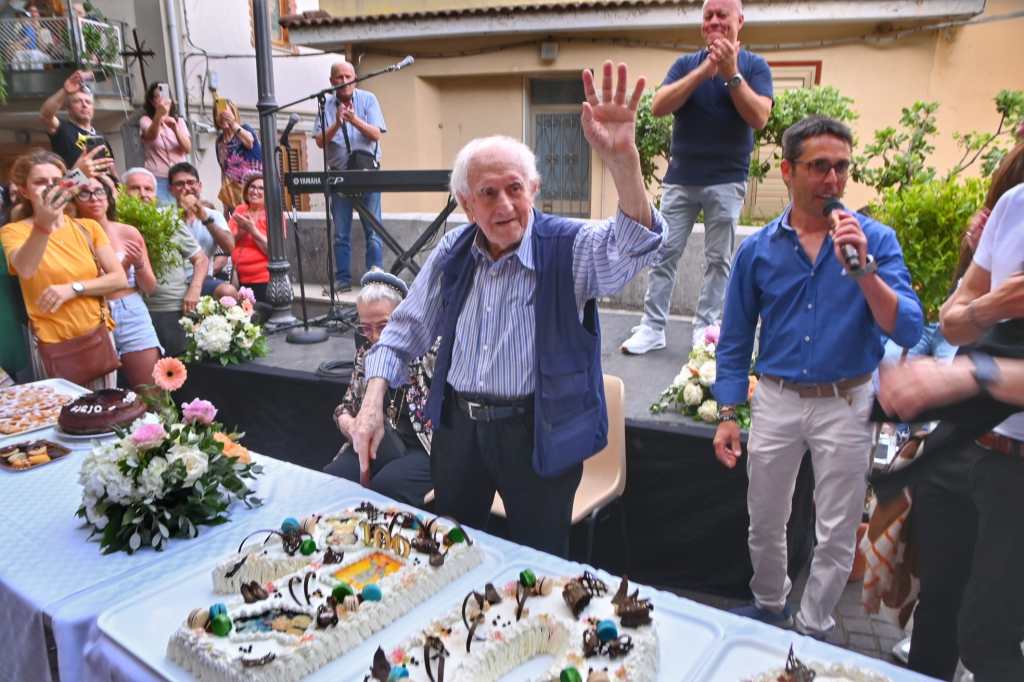 100 candeline per Peppino Mazzullo, la voce messinese di Topo Gigio