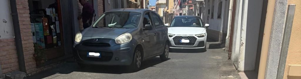 Auto in divieto di sosta Pozzo Giudeo1