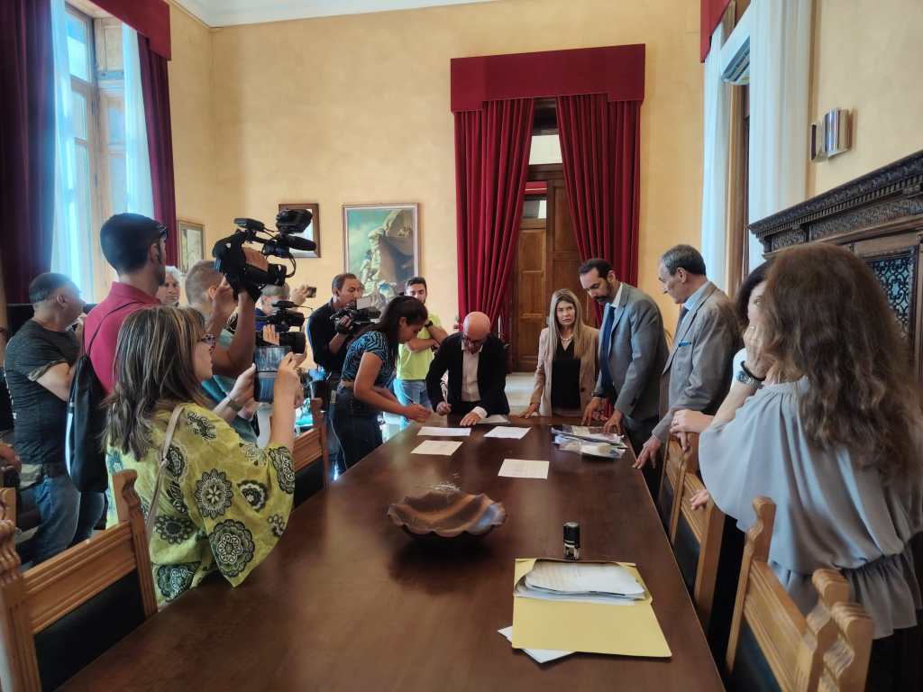 Consegna chiavi alle famiglie del rione Taormina