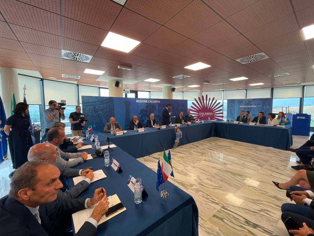 Regione Calabria Hong Kong accordi commerciali1