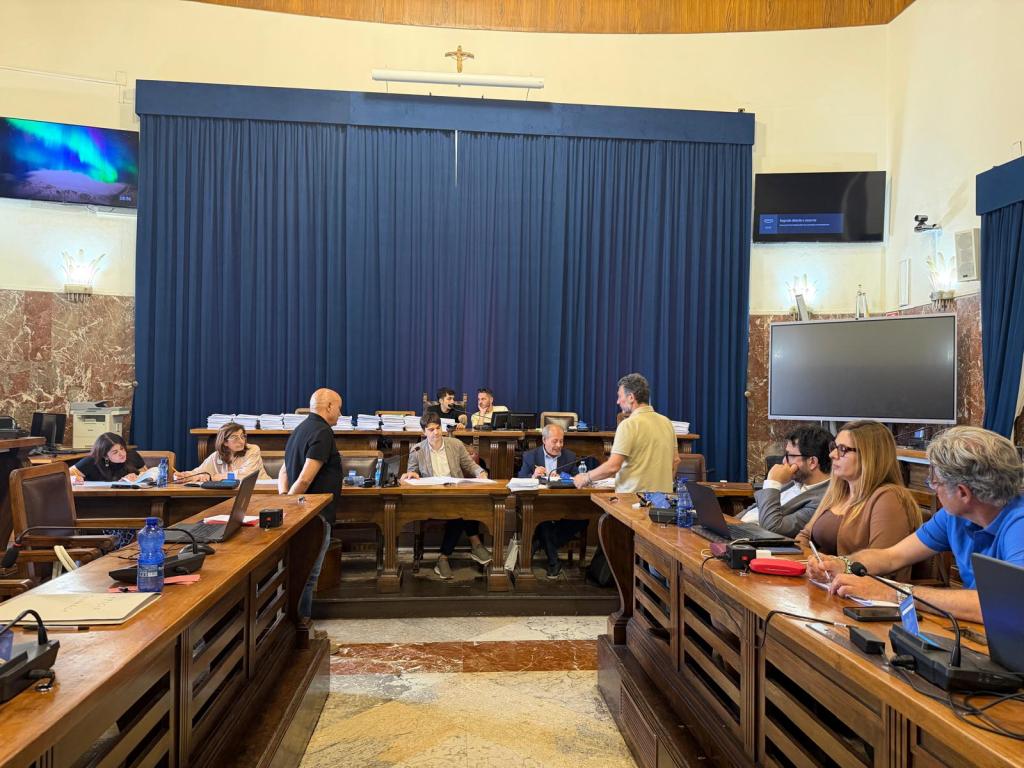 Seggio centrale elezioni Messina