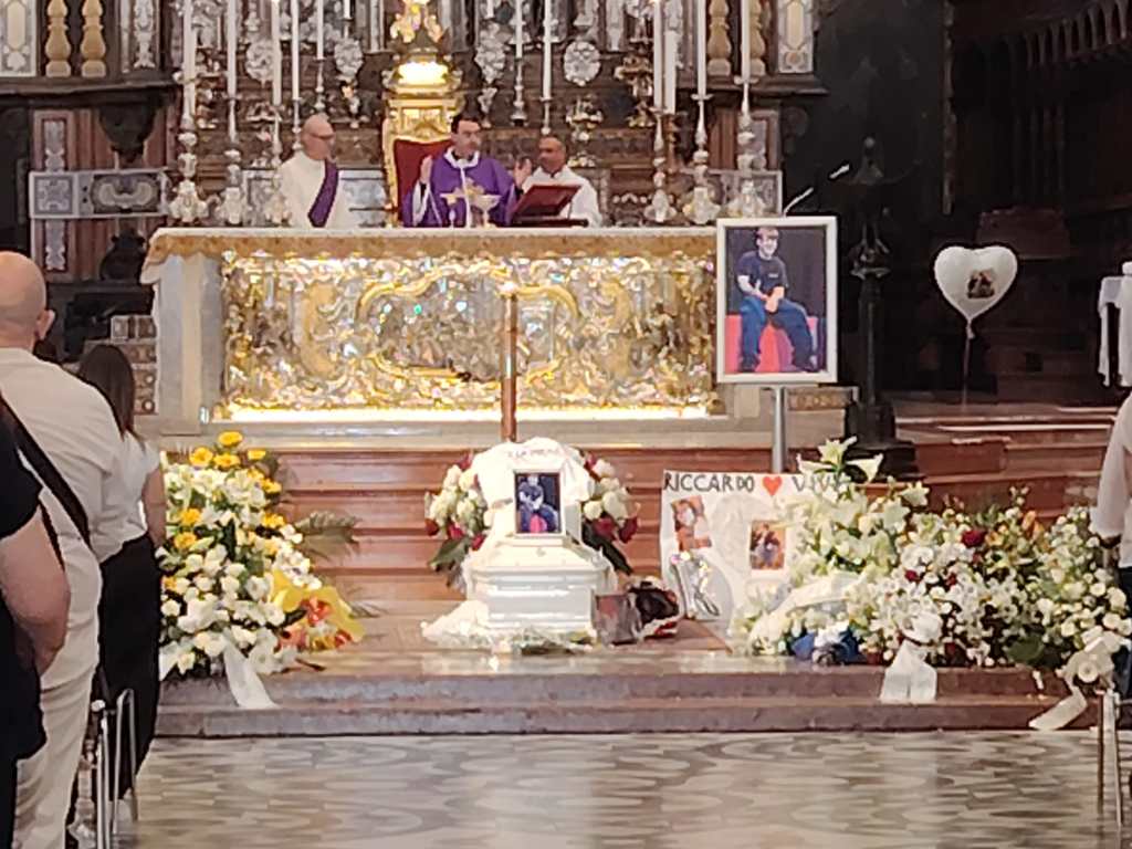 messina, in cattedrale l'addio a riccardo coglitore