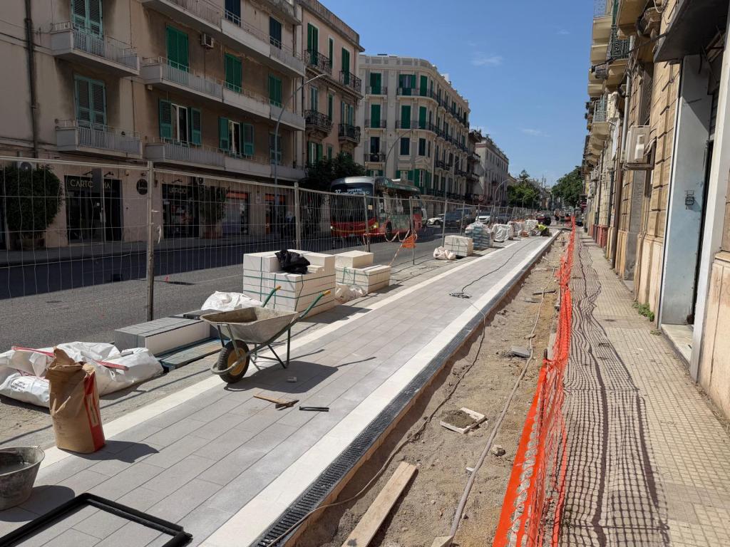 pista ciclabile lavori via cesare battisti