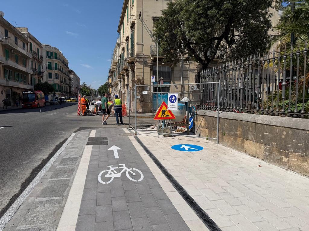 pista ciclabile lavori via cesare battisti