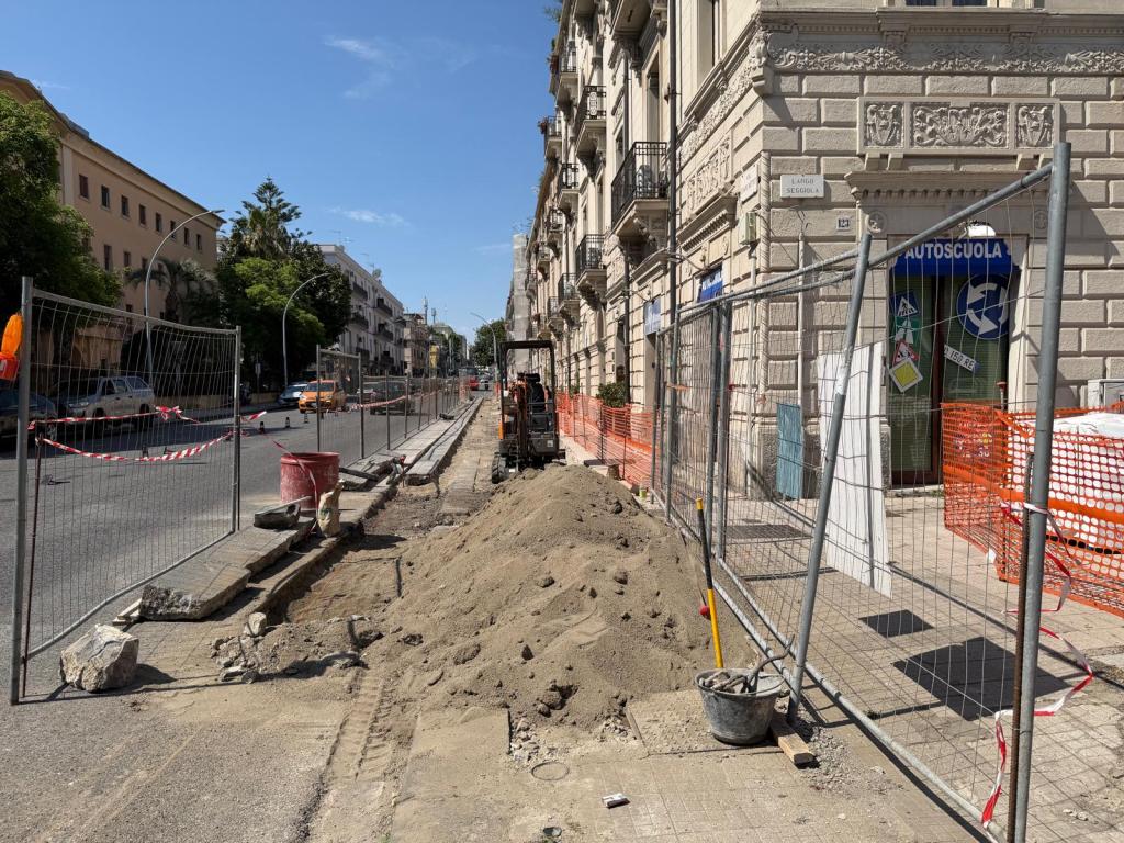 pista ciclabile lavori via cesare battisti