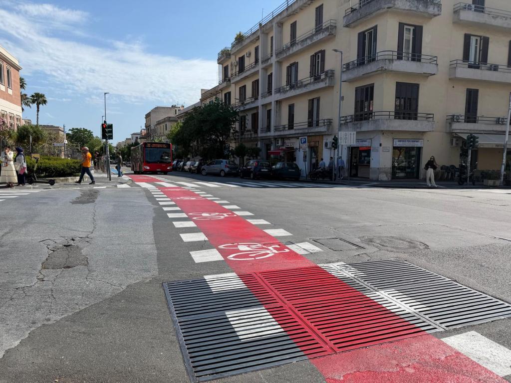 pista ciclabile lavori via cesare battisti