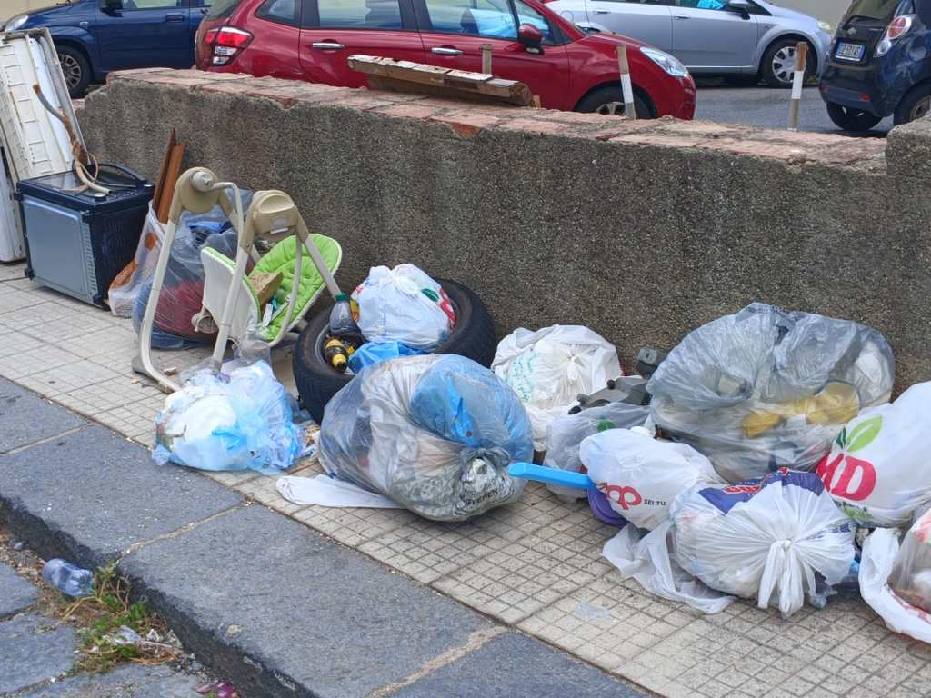 Discarica in via Calapso 3